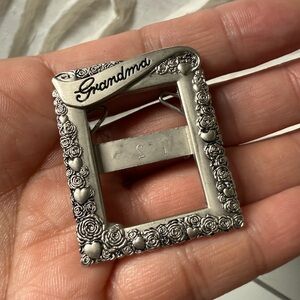 Vintage 1980s Victorian Style GRANDMA Mini Frame Brooch Silver Floral family pin